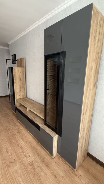 Продам стенку в зал.  От Любимый дом