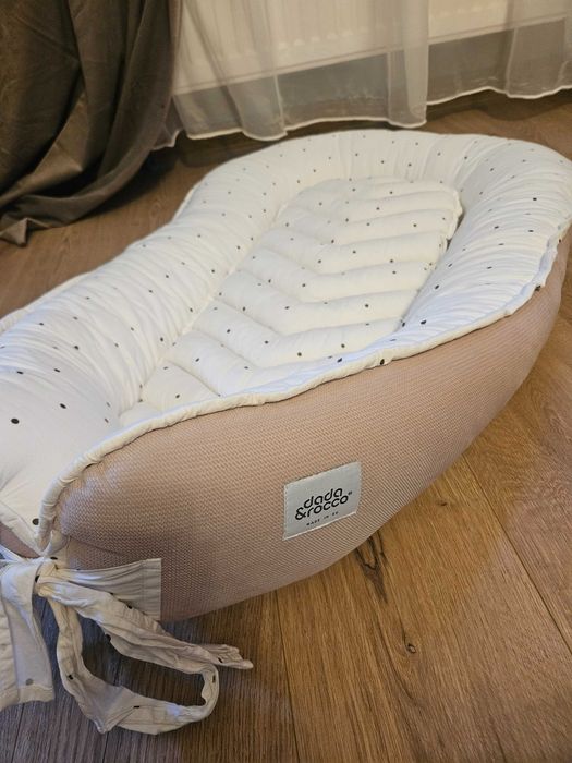 Baby nest bebeluși