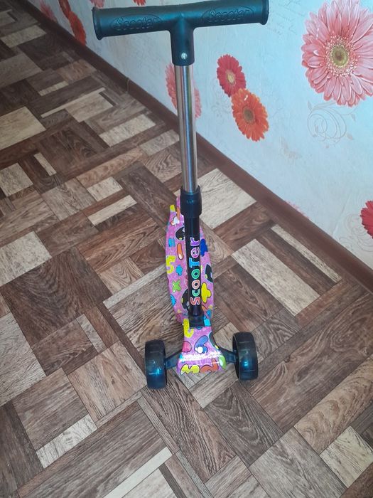 Продам детский самокат