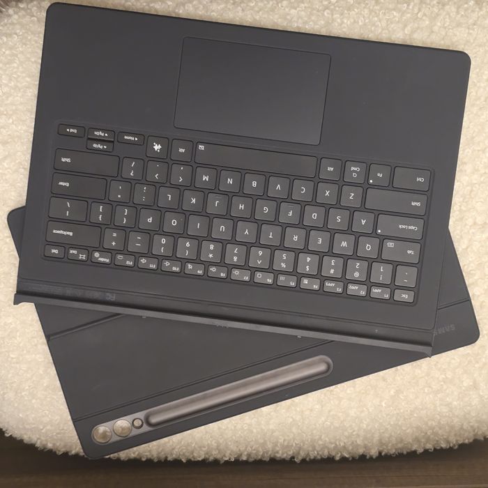 Samsung Galaxy Tab S10 Ultra 512GB 14.6" WiFi + 5G SIM + AI Keyboard + Smart Book Cover | като нов