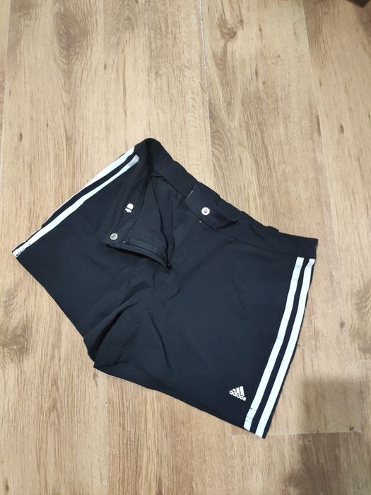 Pantaloni scurți de damă Adidas elastici mărimea M