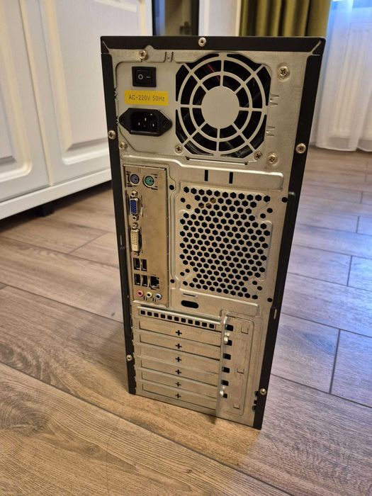 Vand sistem PC unitate + monitor