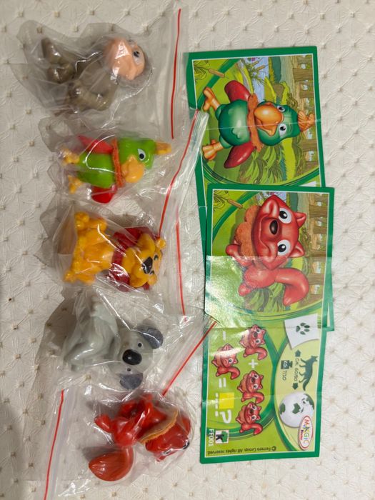 Продаю киндер игрушки