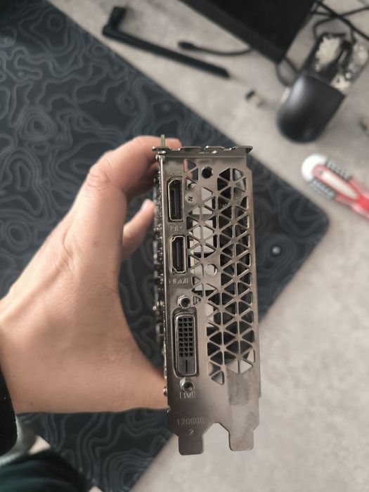 Продам видеокарту gtx 1650 4gb