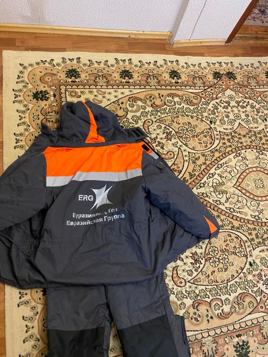 Продам спецовку зимнюю+обувь рабочую зимнюю