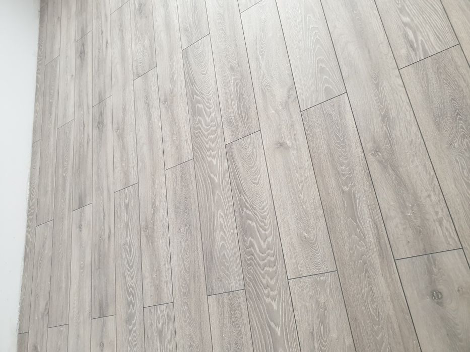 Montaj Parchet și Plinta