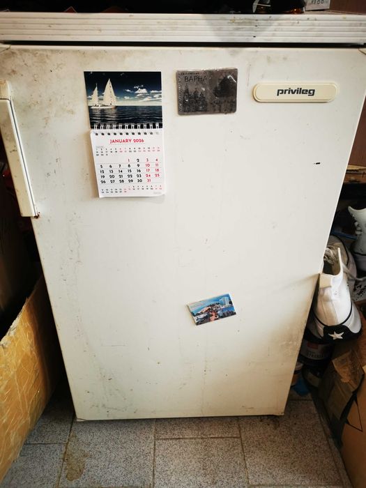 Хладилник добре работещ и компактен