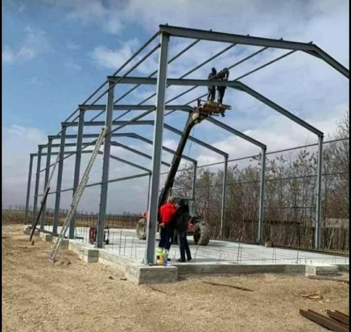 Vand hale metalice si ferme cu stalpi.

Confectionez structura metalic