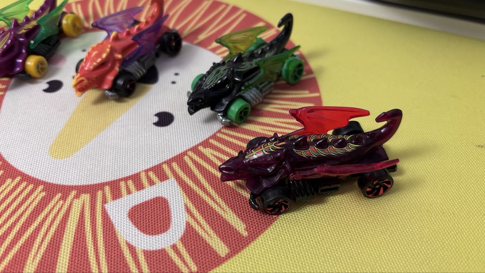Colectie de dragoni hot wheels