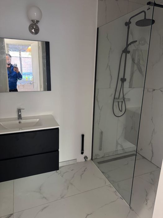 Execut diferite lucrări de construcții