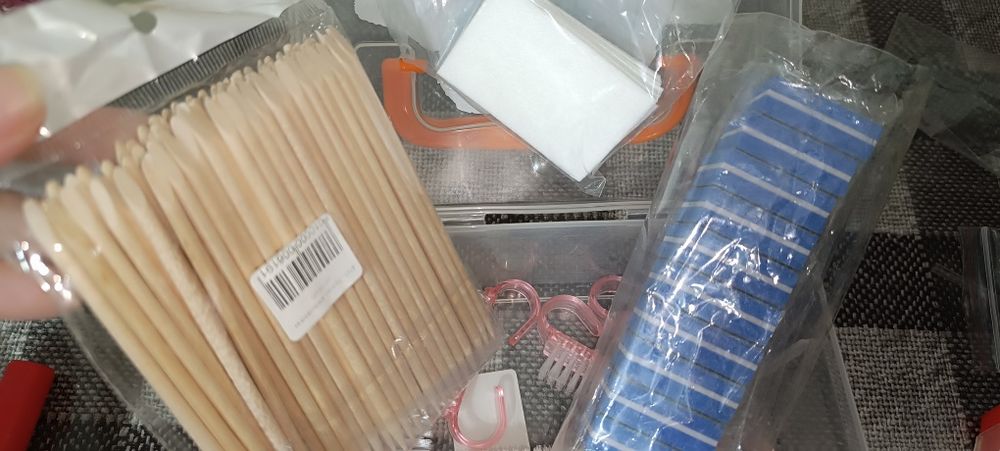 Продам материалы для маникюра