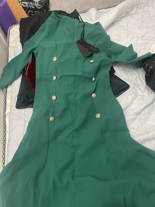 Продам платья новые