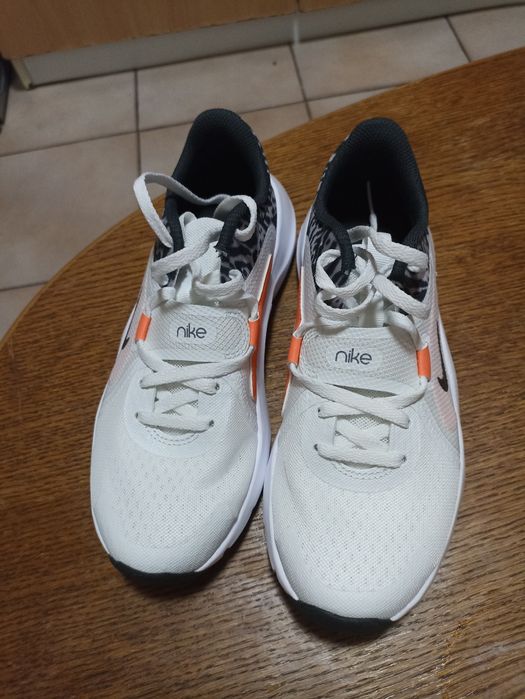 Adidași originali noi ,Nr 37,5