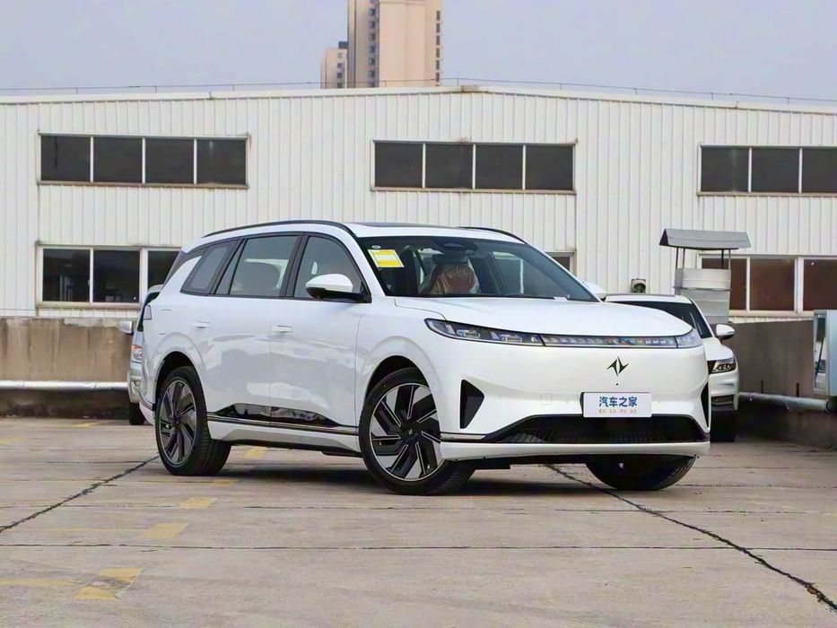 Dongfeng EP008 5-местный ULTRA