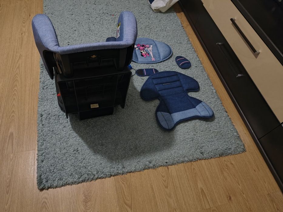 Scaun auto model Minnie Mouse