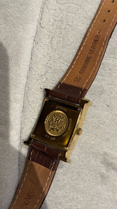 Дамски часовник Hermès с ненадраскваемо стъкло