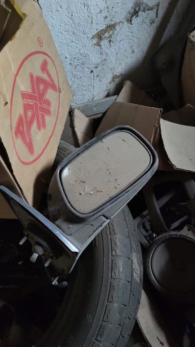 Запчасти на автомашин разные.