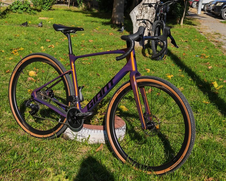 Bicicleta  Gravel  Full  Carbon  GIANT  REVOLT  ADVANCED  1  PRO  !! 2025  ! 2 x 12 Axs