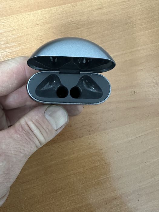 Продам безпроводной наушник HUAWEI