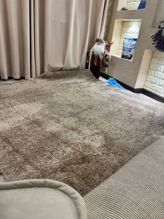 Продаю ковёр новый