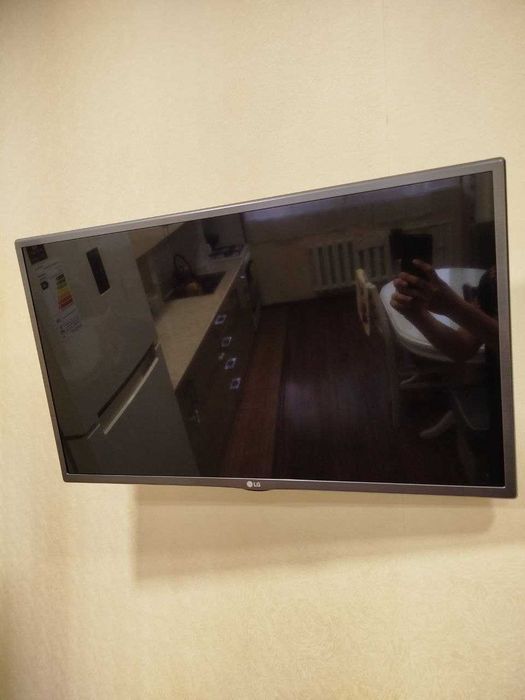 Продам телевизор LG 32 (без SMART TV)