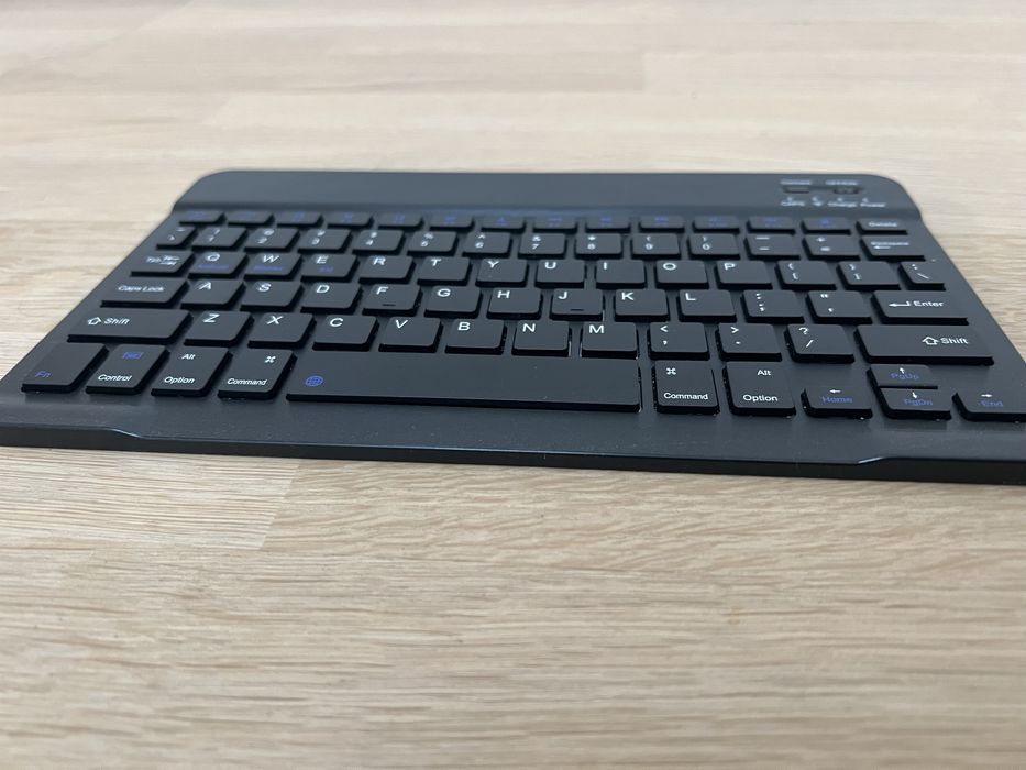 Tastatura bluetooth subtire, incarcare USB-C