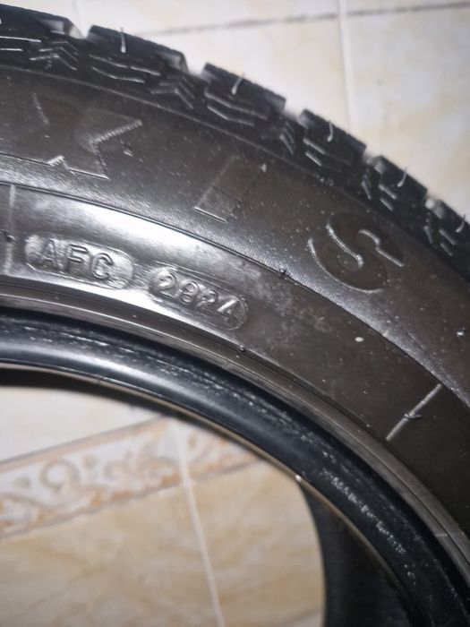 Шины зимние Maxxis