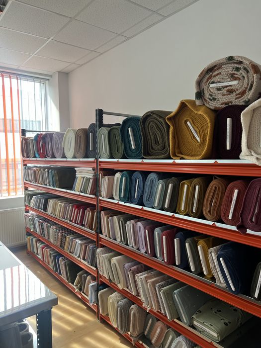 De vânzare afacere e-commerce materiale textile – Cifră de afaceri 60.000 lei/lună (SRL + Stoc 22.000 €)