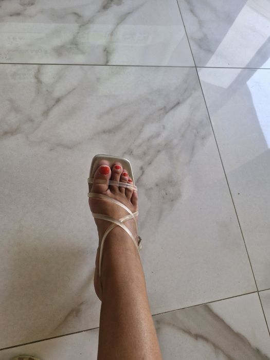 Сребристи сандали Zara