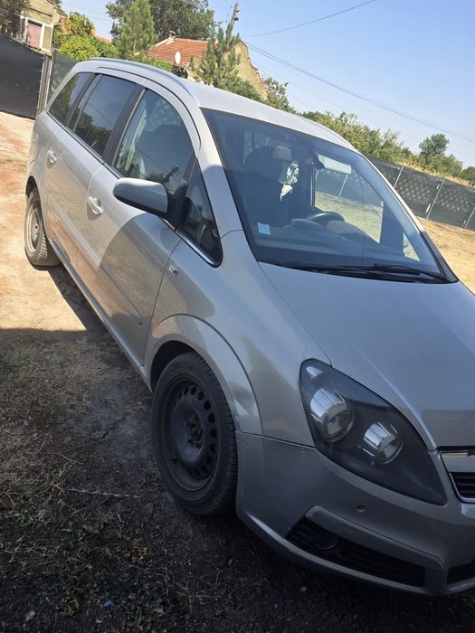 Vand sau schimb Opel Zafira