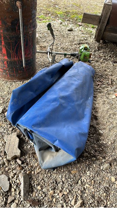 Coviltir cu prelata pentru remorcuta