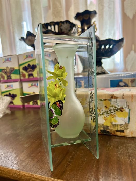 ваза для цветка 20.000 сум