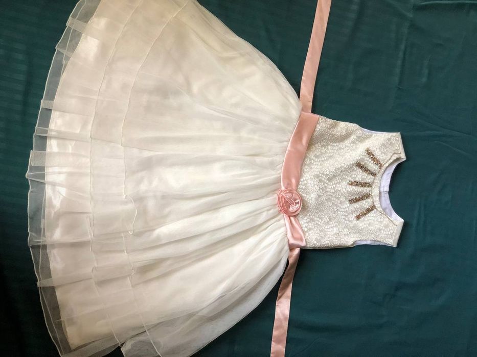 Vecherniy ko'ylak. Oqshom libosi qizlar uchun