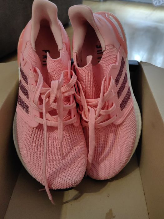 Оригинални дамски маратонки Adidas