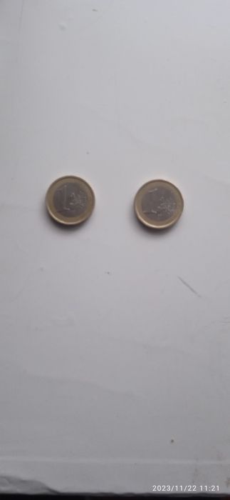 Vand doua mozezi 1euro de colecție cu omul vitruvian. 1000 euro