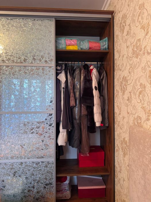 Продам большой вместительный шкаф-шифоньер