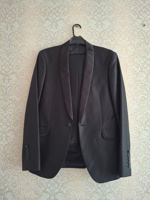 Продам костюм на подростка.