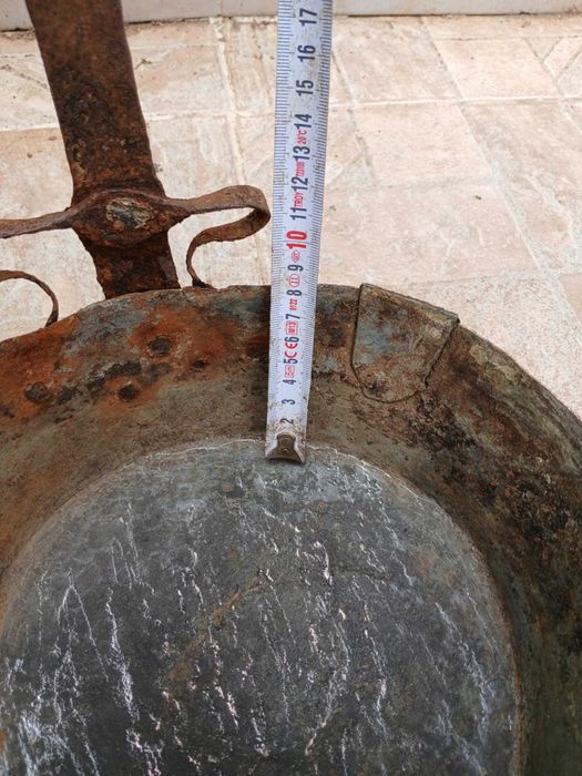 Стар меден тиган