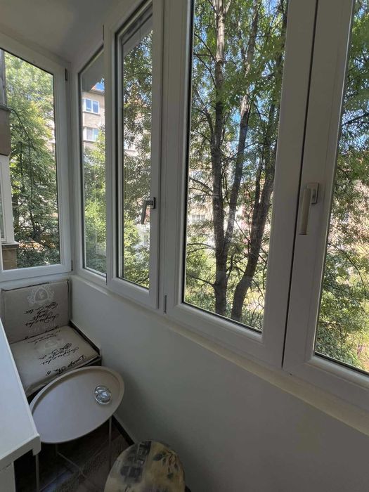 Дава се под наем Тристаен апартамент в София, Център - 115 кв.м за 999 € - Снимка #4