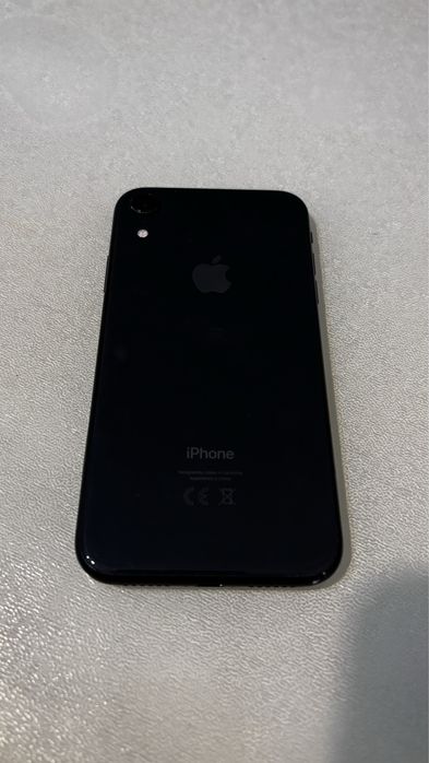 Продам айфон iPhone XR
