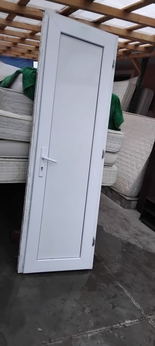 Vînd ușă termopan completă/ este ca și nouă , 210/68