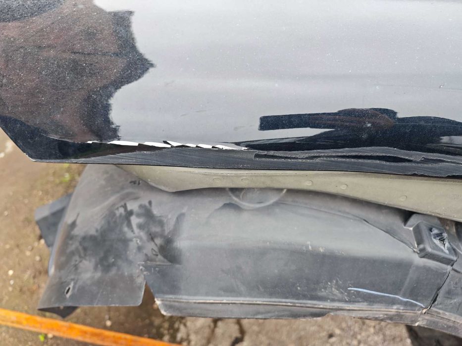 Черен капак Mercedes W204 Facelift C класа Мерцедес с забележка