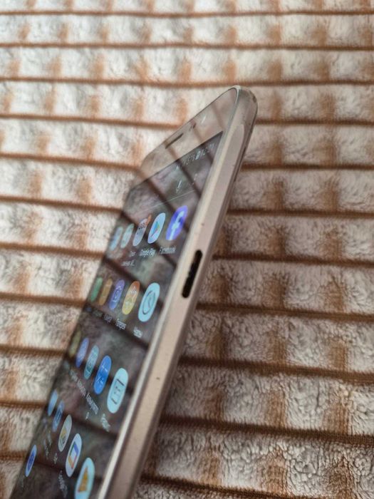 Телефон samsung galaxy J7