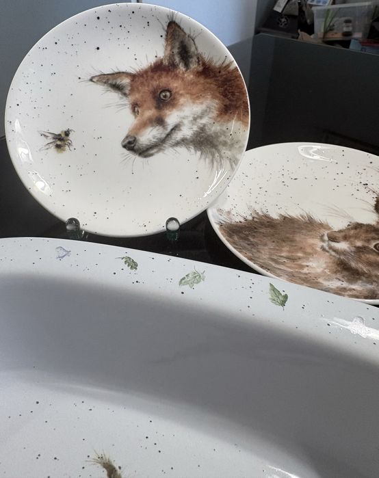 Елитен британски порцелан Royal Worcester-Wrendale Designs. Тава за печене с две чинийки