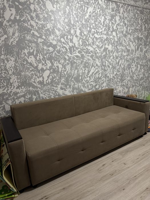 Продам диван срочно