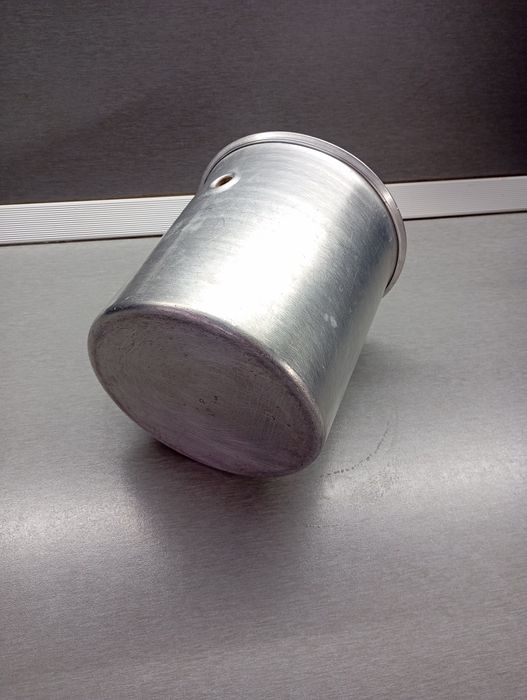 Млековар. Материал-алуминии