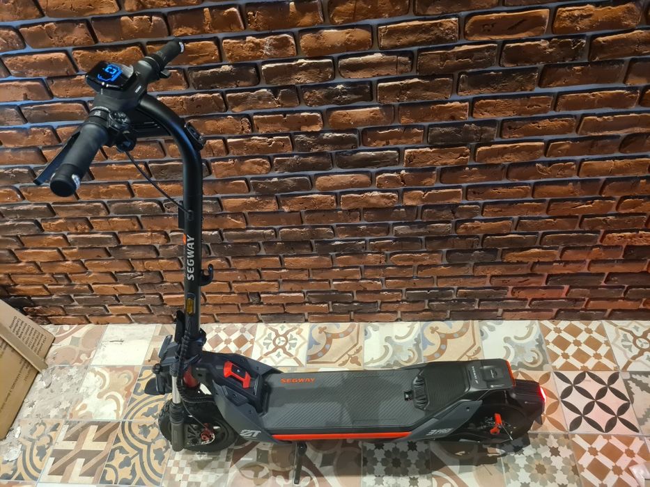 Trotineta electrica SEGWAY ZT3 PRO