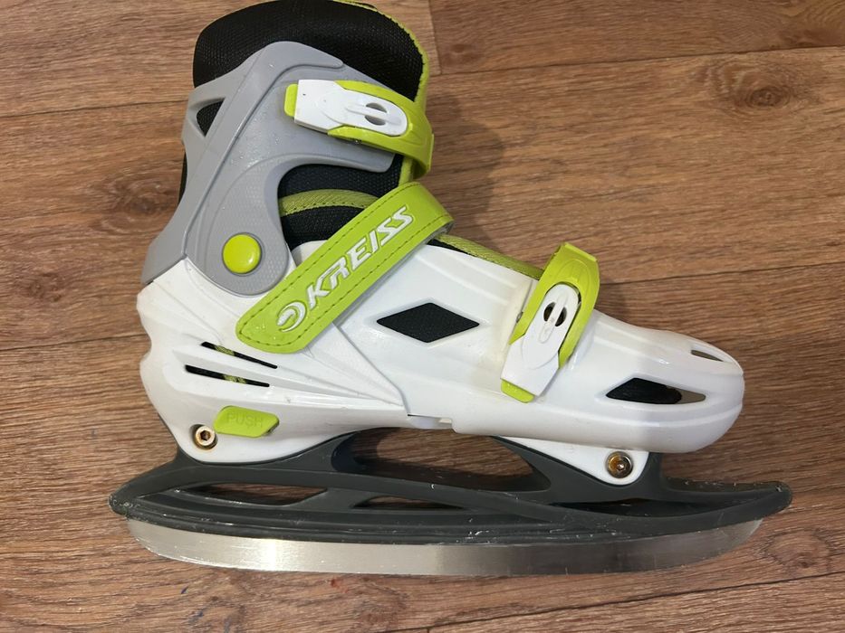 Продам коньки 37-40