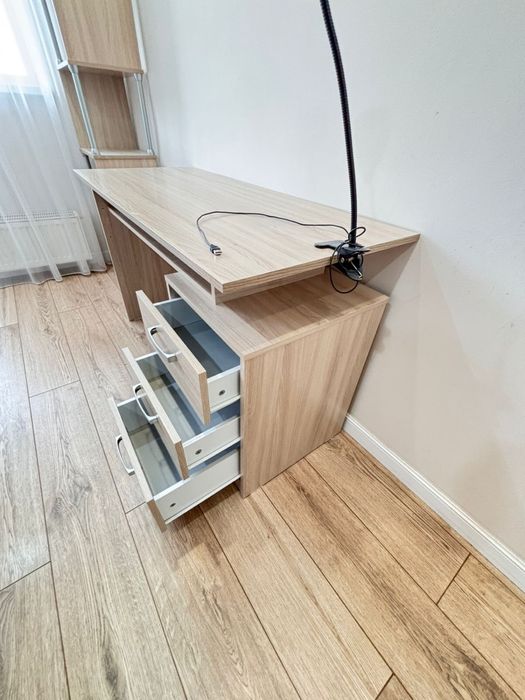 Продам письменный компьютерный стол