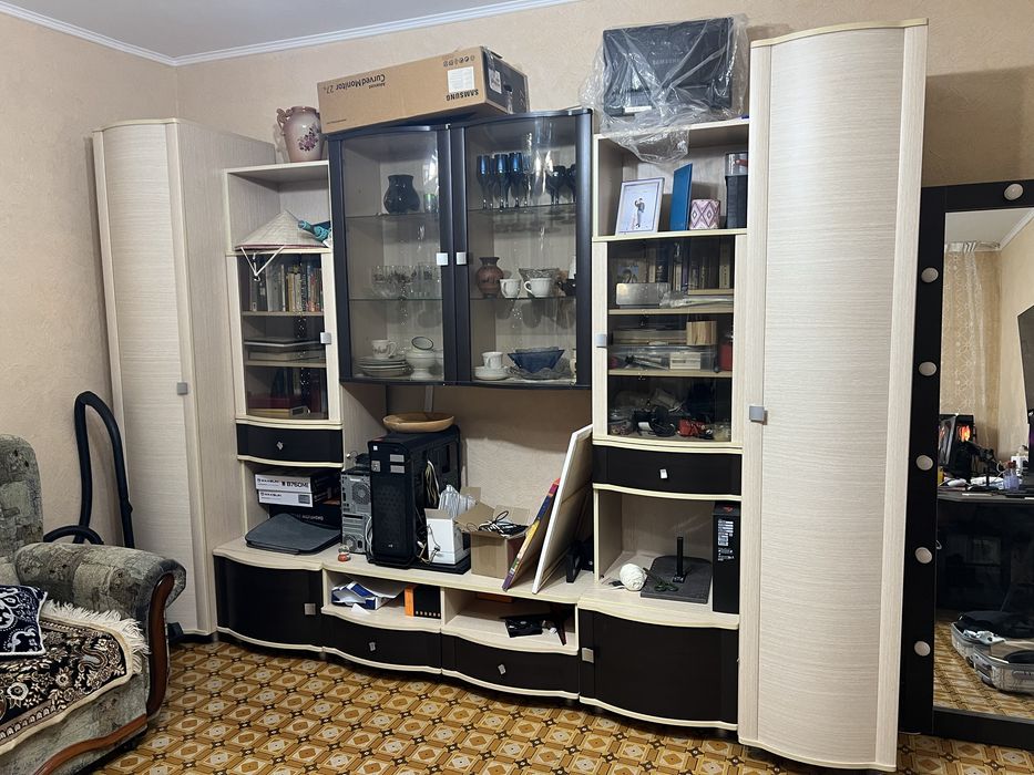 Стенка в гостинную